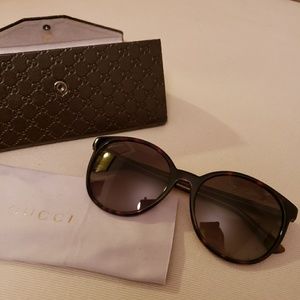 Gucci | Tortoise Sunglasses🧡